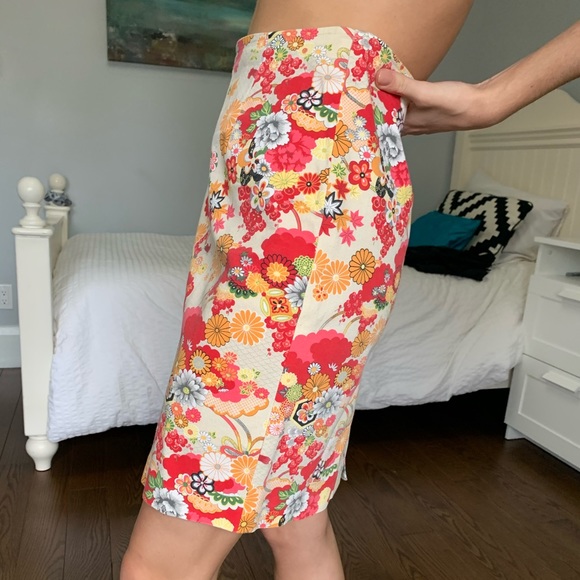 Stunning Asian print, cotton blend skirt. - Picture 2 of 4